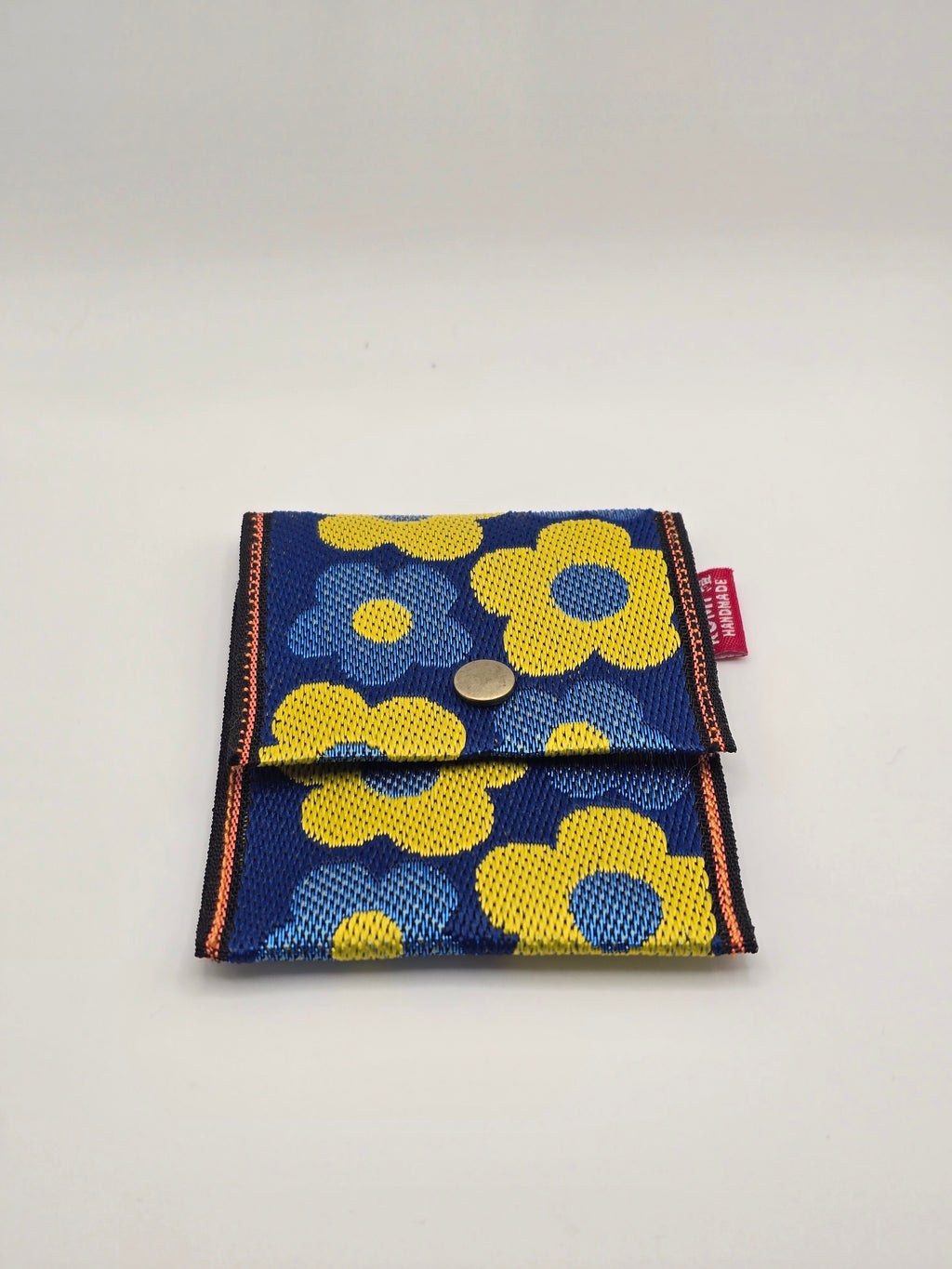 Fururu azul y amarillo