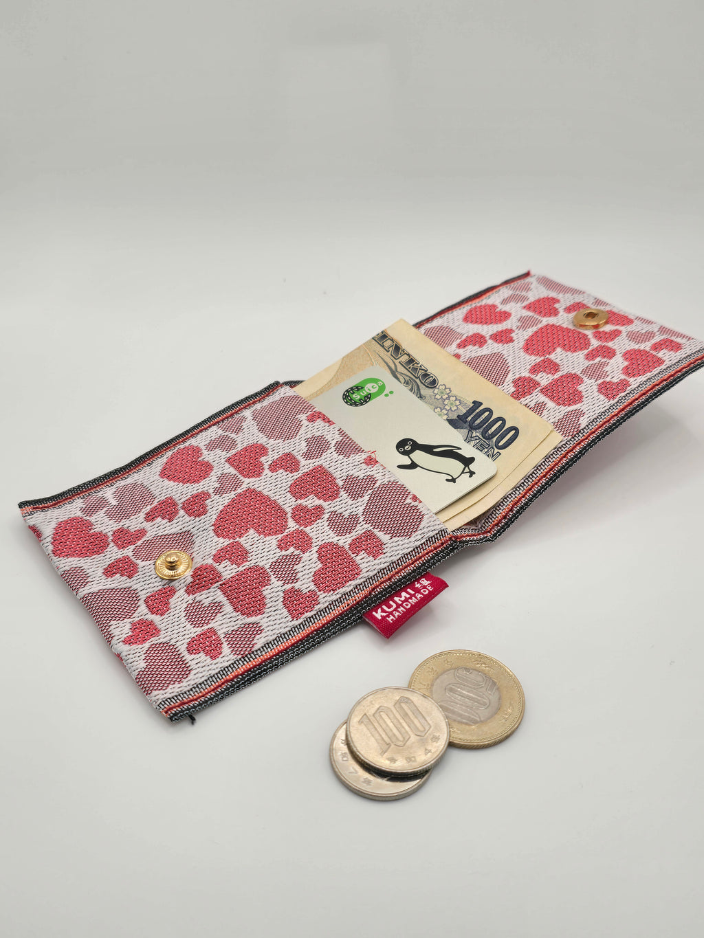 Corazones sobre rosa